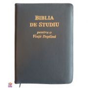 Biblia de studiu pentru o viata deplina. Coperta din piele de culoare gri, fermoar si index, LPI131